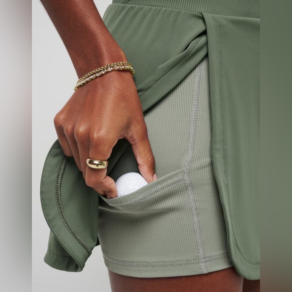 Green Sleeveless Dress - Picture 5 of 12